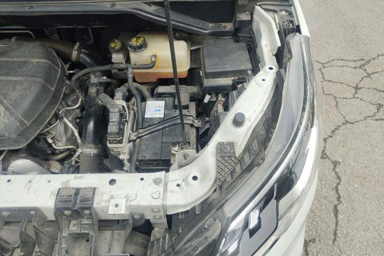 Used SAIC MAXUS G50 2024 1.5T Manual Comfort A Trim Engine Bay Left