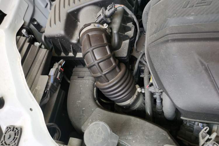 Used SAIC MAXUS G50 2024 1.5T Manual Comfort A Trim Engine Bay Right