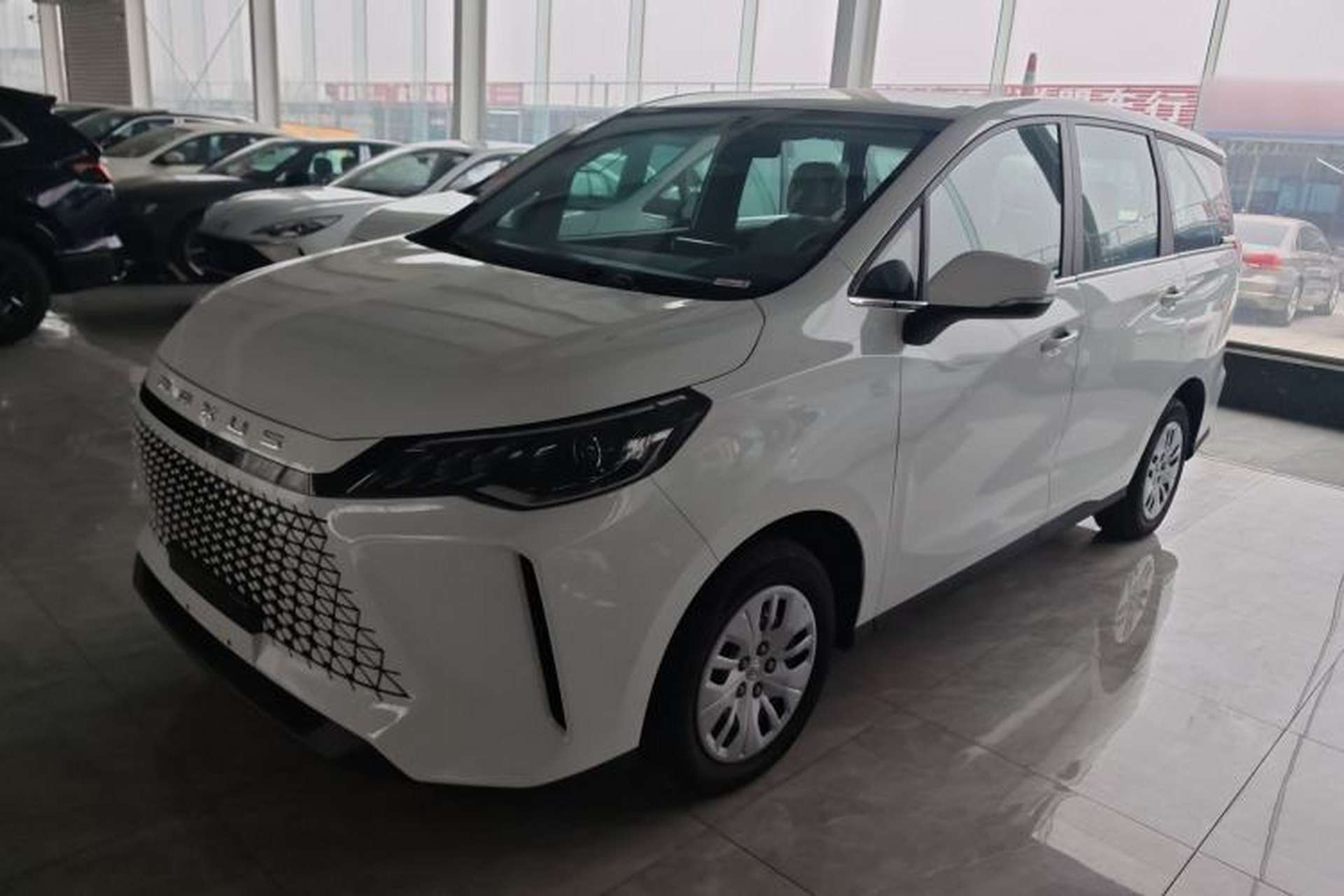 Used SAIC MAXUS G50 2024 PLUS 1.5T Happiness-Recommended Automatic Glory Edition Front Left 45 Deg