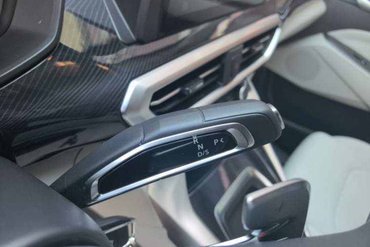 Used SAIC MAXUS G50 2024 PLUS 1.5T Happiness-Recommended Automatic Glory Edition Gear Lever