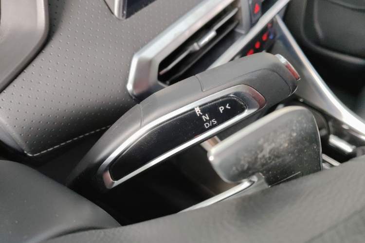 Used SAIC MAXUS G50 2024 PLUS 1.5T Happiness-Recommended Automatic Start-Up Edition Gear Lever
