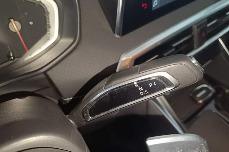 Used SAIC MAXUS G50 2024 PLUS 1.5T Happiness-Recommended Automatic Start-Up Edition Gear Lever