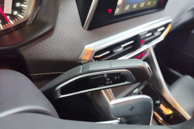 Used SAIC MAXUS G50 2024 PLUS 1.5T Happiness-Recommended Automatic Glory Edition Gear Lever