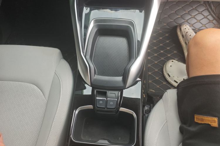 Used SAIC MAXUS G50 2024 1.5T Dragon Soars Everywhere Edition Gear Lever