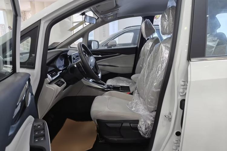 Used SAIC MAXUS G50 2024 1.5T Dragon Soars Everywhere Edition Interior 2
