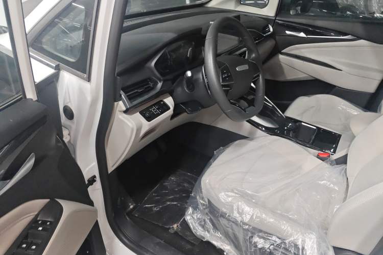 Used SAIC MAXUS G50 2024 PLUS 1.5T Happiness-Recommended Automatic Glory Edition Interior 3