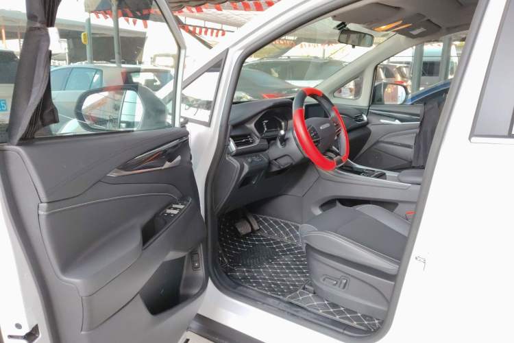 Used SAIC MAXUS G50 2024 PLUS 1.5T Happiness-Recommended Automatic Start-Up Edition Interior 3