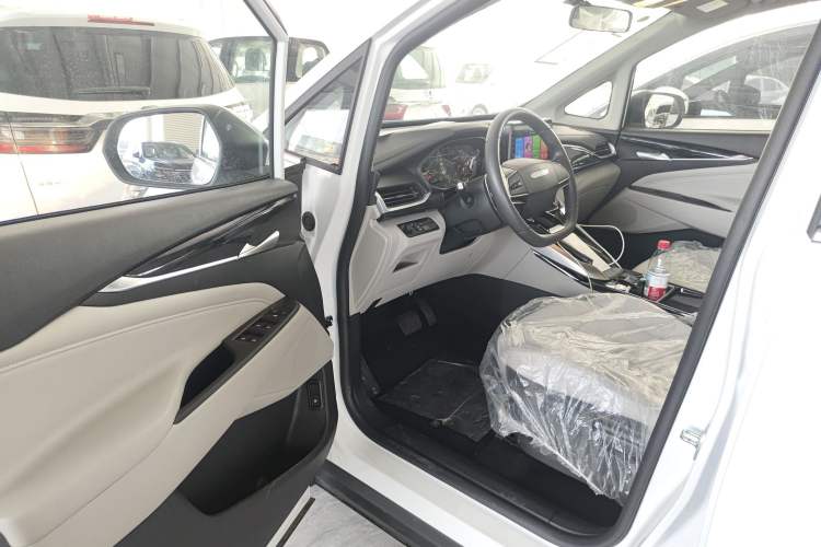 Used SAIC MAXUS G50 2024 PLUS 1.5T Happiness-Recommended Automatic Glory Edition Interior 3