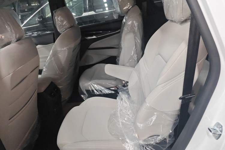 Used SAIC MAXUS G50 2024 PLUS 1.5T Happiness-Recommended Automatic Glory Edition Interior 4