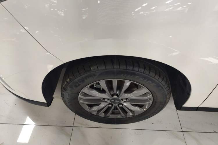 Used SAIC MAXUS G50 2024 PLUS 1.5T Happiness-Recommended Automatic Glory Edition Left Front Wheel Hub