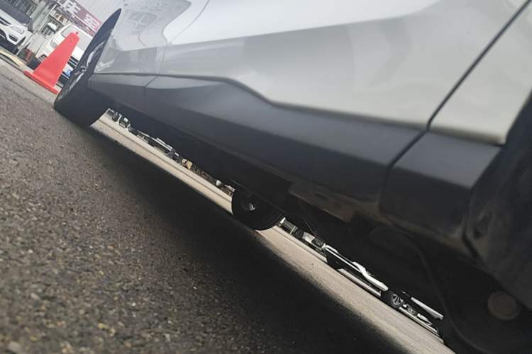 Used SAIC MAXUS G50 2024 1.5T Manual Comfort A Trim Left Side Sill
