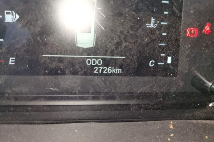 Used SAIC MAXUS G50 2024 1.5T Manual Comfort A Trim Odometer Close Up