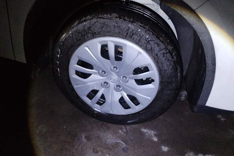 Used SAIC MAXUS G50 2024 PLUS 1.5T Happiness-Recommended Automatic Glory Edition Right Front Wheel Hub