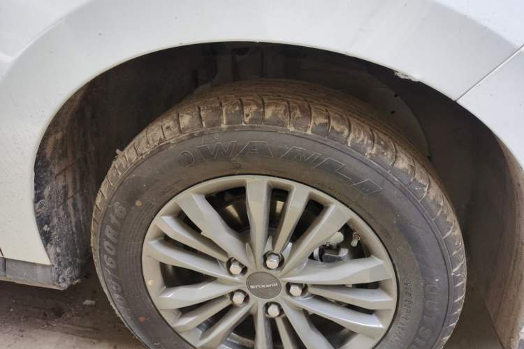 Used SAIC MAXUS G50 2024 1.5T Manual Comfort A Trim Right Front Wheel Hub