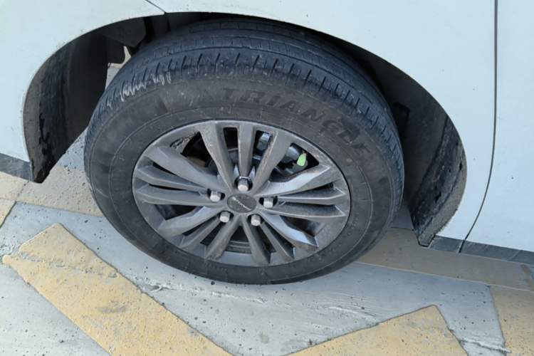 Used SAIC MAXUS G50 2024 1.5T Manual Comfort A Trim Right Rear Wheel Hub