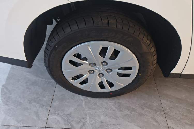 Used SAIC MAXUS G50 2024 PLUS 1.5T Happiness-Recommended Automatic Glory Edition Right Rear Wheel Hub