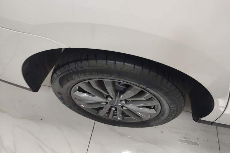 Used SAIC MAXUS G50 2024 PLUS 1.5T Happiness-Recommended Automatic Glory Edition Right Rear Wheel Hub