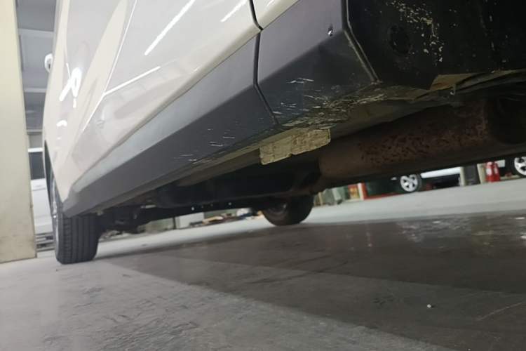 Used SAIC MAXUS G50 2024 PLUS 1.5T Happiness-Recommended Automatic Start-Up Edition Right Side Sill