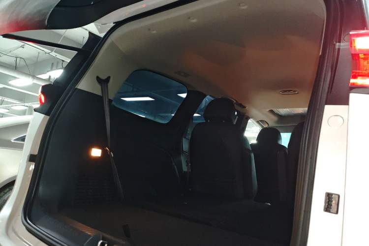 Used SAIC MAXUS G50 2024 PLUS 1.5T Happiness-Recommended Automatic Glory Edition Trunk