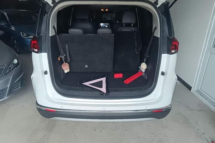 Used SAIC MAXUS G50 2024 PLUS 1.5T Happiness-Recommended Automatic Start-Up Edition Trunk