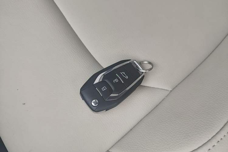 Used SAIC MAXUS G50 2024 1.5T Manual Comfort A Trim Vehicle Key