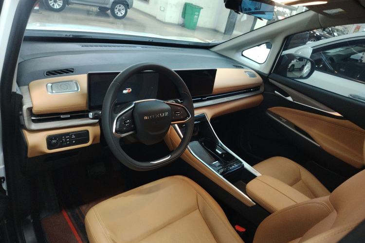 Used SAIC MAXUS G50 2025 MAX 1.5T Automatic Luxury Edition Center Console