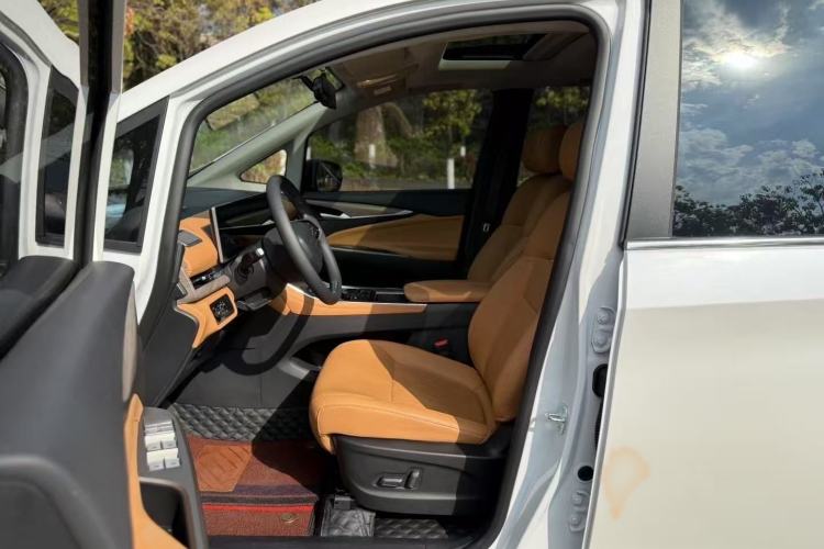 Used SAIC MAXUS G50 2025 MAX 1.5T Automatic Luxury Edition Interior 2