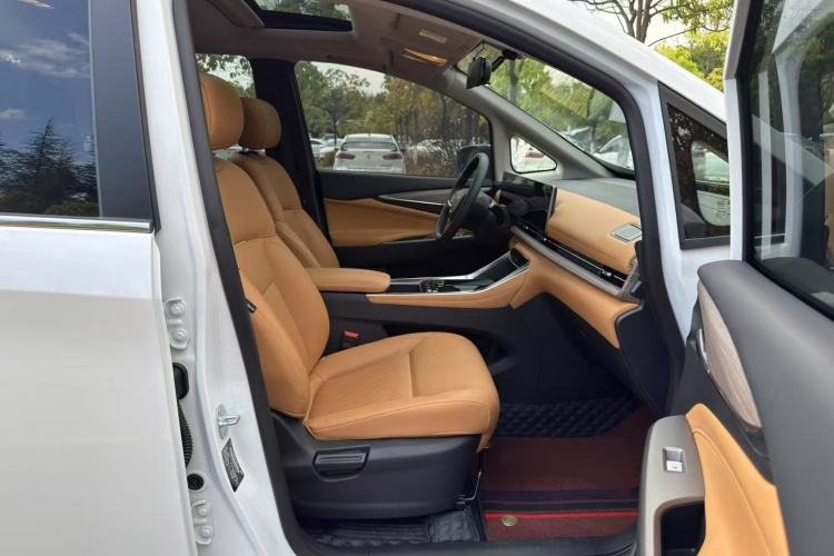 Used SAIC MAXUS G50 2025 MAX 1.5T Automatic Luxury Edition Interior 8