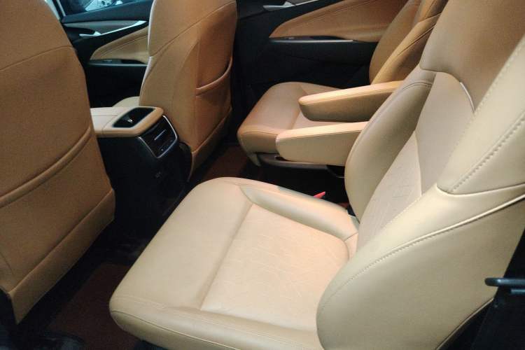 Used SAIC MAXUS G50 2025 MAX 1.5T Automatic Luxury Edition Left Rear Seat