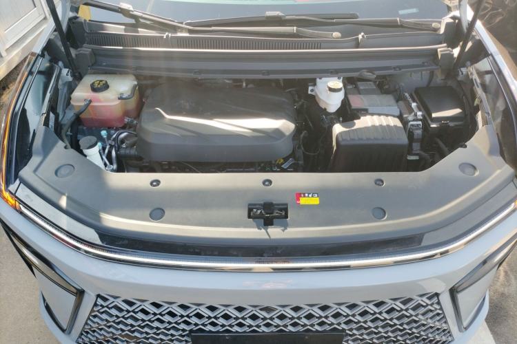 Used SAIC MAXUS G70 2024 2.0T Automatic Flagship Version 7 Seats Engine Bay