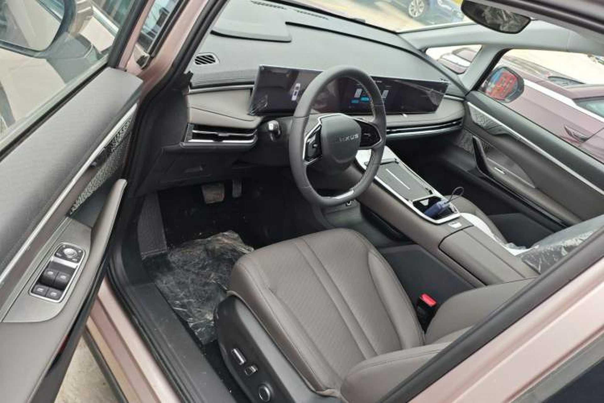 Used SAIC MAXUS G70 2024 2.0T Automatic Flagship Version 7 Seats Driver Seat