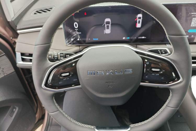 Used SAIC MAXUS G70 2024 2.0T Automatic Flagship Version 7 Seats Steering Wheel
