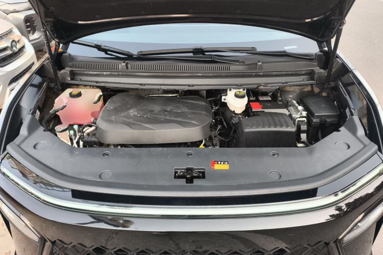 Used SAIC MAXUS G70 2024 2.0T Automatic Flagship Version 7 Seats Engine Bay