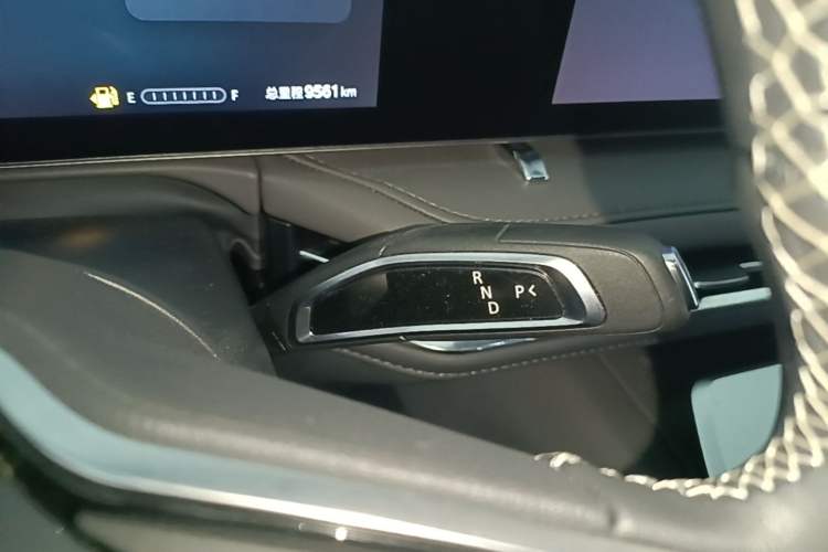 Used SAIC MAXUS G70 2024 2.0T Automatic Luxury Edition 7 Seats Gear Lever