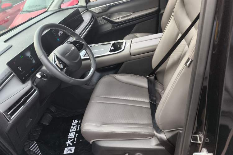Used SAIC MAXUS G70 2024 2.0T Automatic Flagship Version 7 Seats Left Front Seat