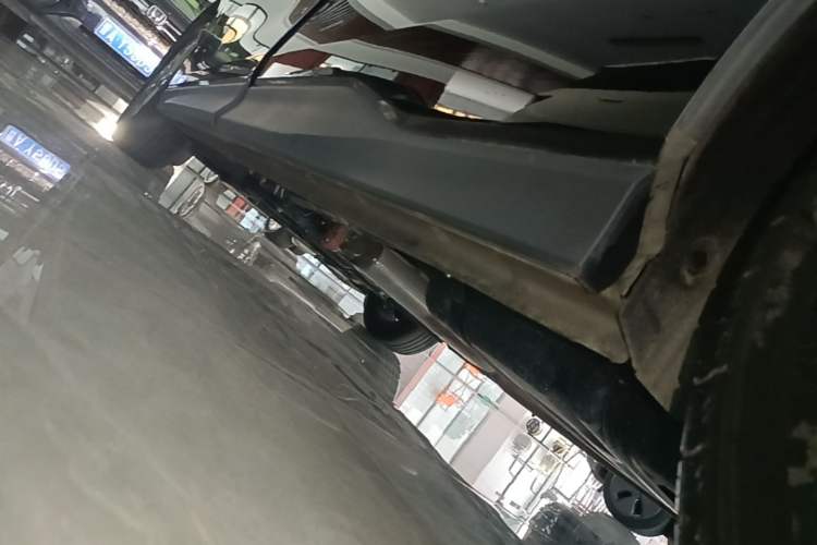 Used SAIC MAXUS G70 2024 2.0T Automatic Luxury Edition 7 Seats Left Side Sill