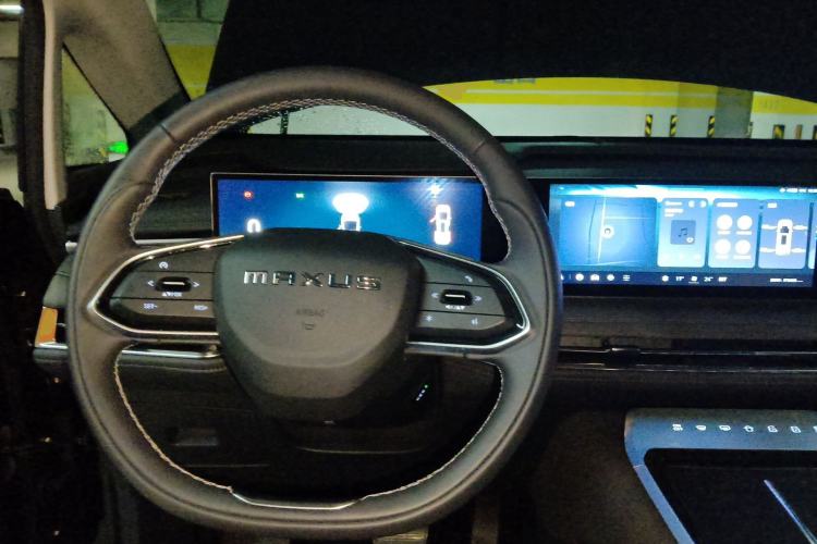 Used SAIC MAXUS G70 2024 2.0T Automatic Luxury Edition 7 Seats Steering Wheel