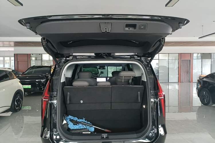 Used SAIC MAXUS G70 2024 2.0T Automatic Luxury Edition 7 Seats Trunk