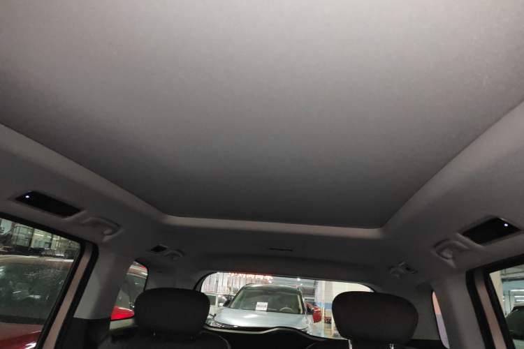 Used SAIC MAXUS G70 2024 2.0T Automatic Flagship Version 7 Seats Headliner