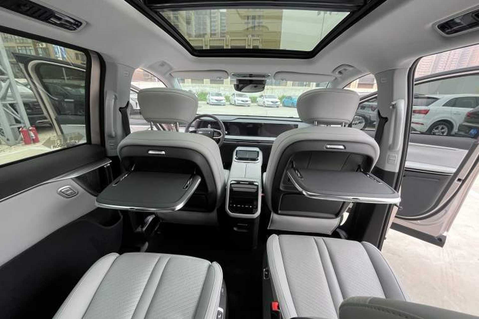 Used SAIC MAXUS G70 2024 2.0T Automatic Flagship Version 7 Seats Interior 9