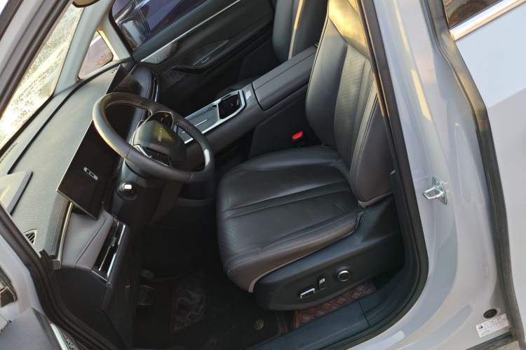 Used SAIC MAXUS G70 2024 2.0T Automatic Flagship Version 7 Seats Left Front Seat