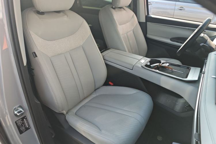 Used SAIC MAXUS G70 2024 2.0T Automatic Flagship Version 7 Seats Right Front Seat