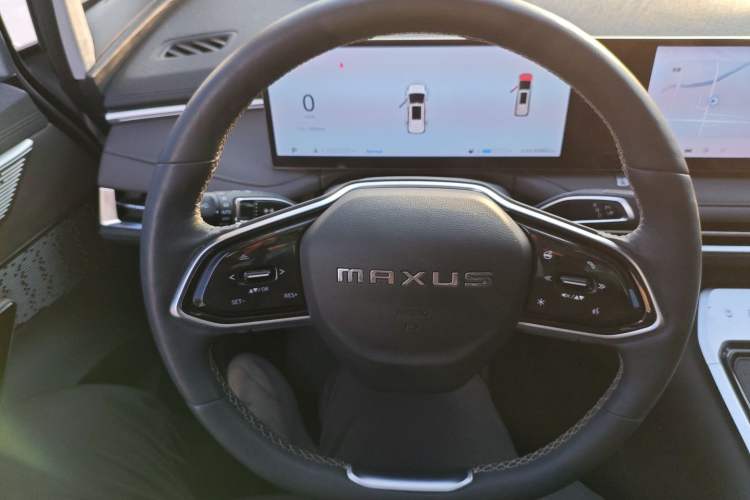 Used SAIC MAXUS G70 2024 2.0T Automatic Flagship Version 7 Seats Steering Wheel