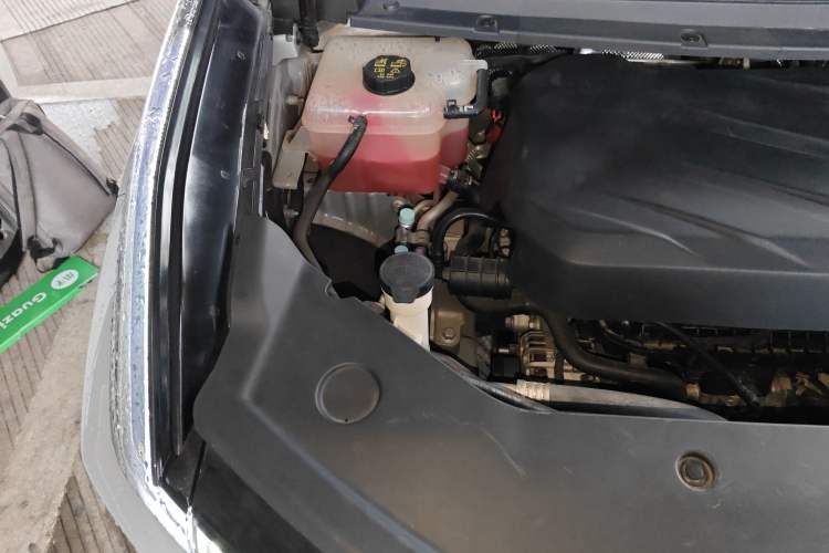 Used SAIC MAXUS G70 2024 2.0T Automatic Flagship Version 7 Seats Engine Bay Right