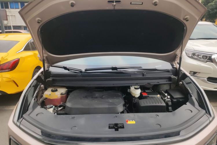 Used SAIC MAXUS G70 2024 2.0T Automatic Flagship Version 7 Seats Engine Bay
