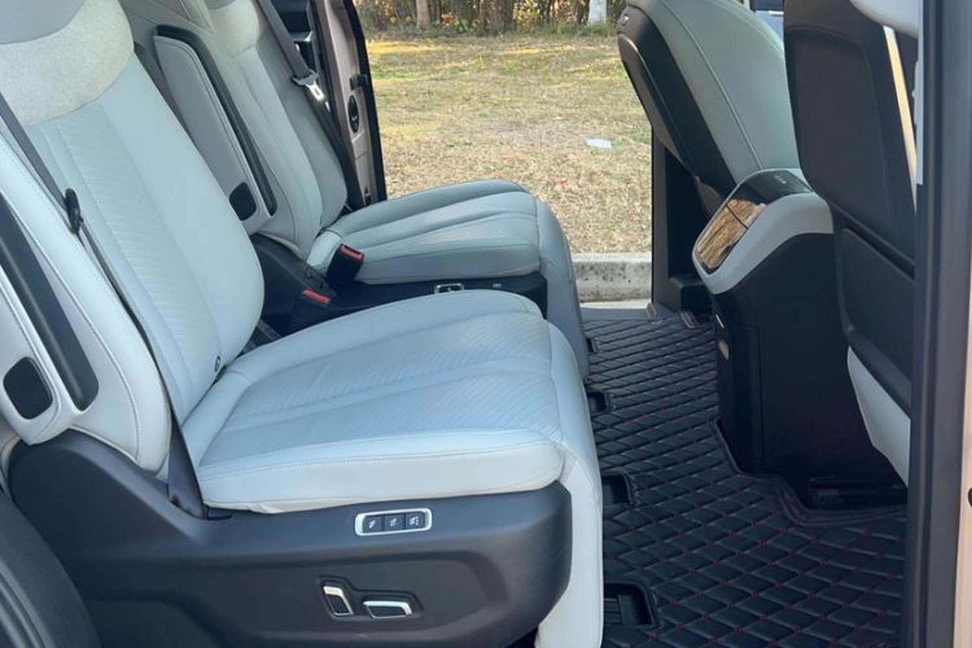 Used SAIC MAXUS G70 2024 2.0T Automatic Flagship Version 7 Seats Interior 8