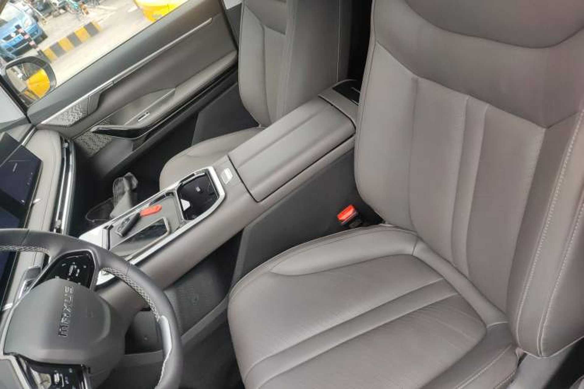 Used SAIC MAXUS G70 2024 2.0T Automatic Flagship Version 7 Seats Left Front Seat