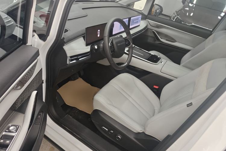 Used SAIC MAXUS G70 2024 2.0T Automatic Flagship Version 7 Seats Driver Seat