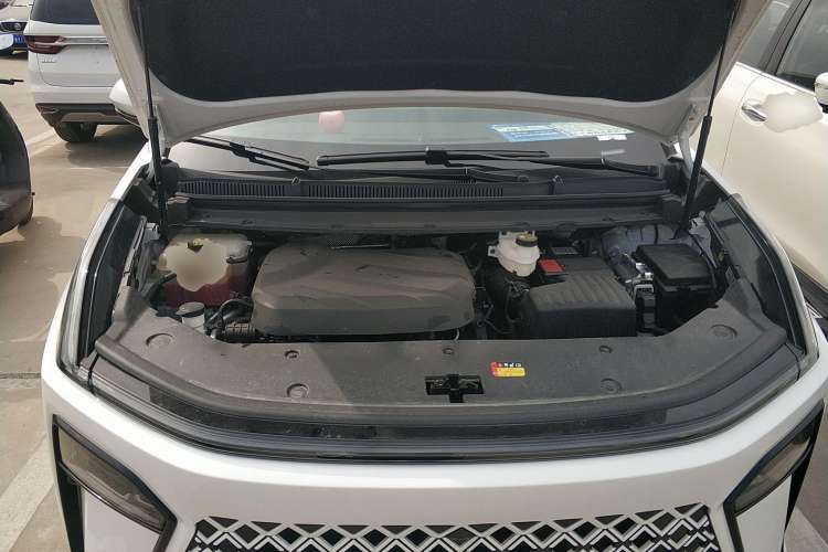 Used SAIC MAXUS G70 2024 2.0T Automatic Luxury Edition 7 Seats Engine Bay