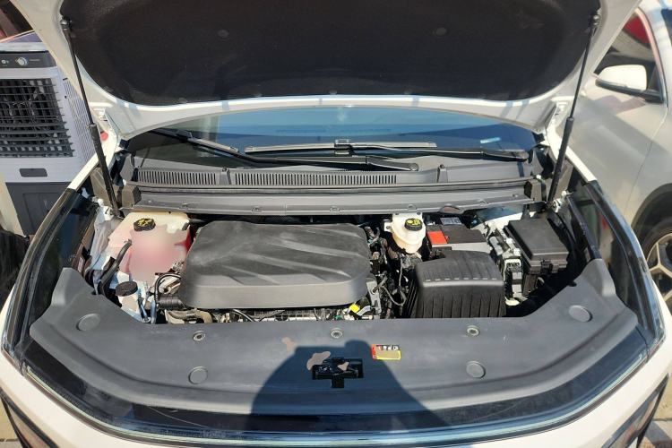 Used SAIC MAXUS G70 2024 2.0T Automatic Flagship Version 7 Seats Engine Bay